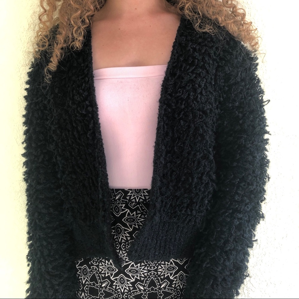 Black fuzzy sweater - Picture 2 of 7